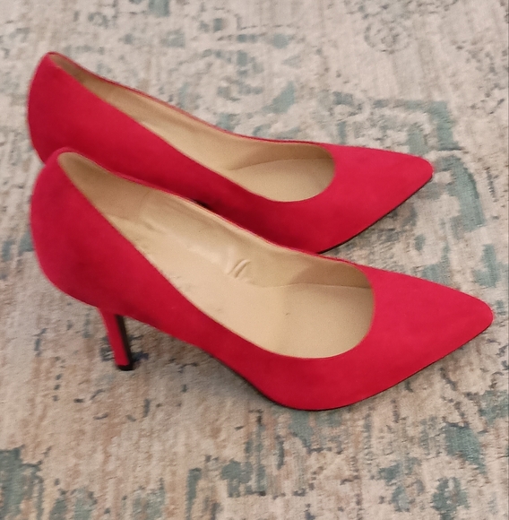 Nine West Red suede Heels Size 7W - Picture 9 of 9